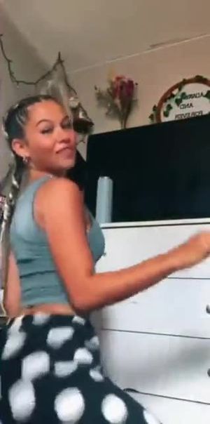 Twerking compilation w/ moaning sounds