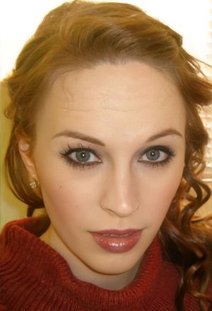 Gorgeous College GF Wants to Make You Cum With Just her Eyes