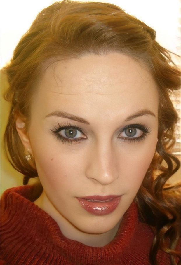 Gorgeous College GF Wants to Make You Cum With Just her Eyes