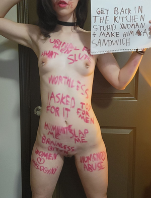 Stupid shitcunt Stellajelly entertaining me for IWD