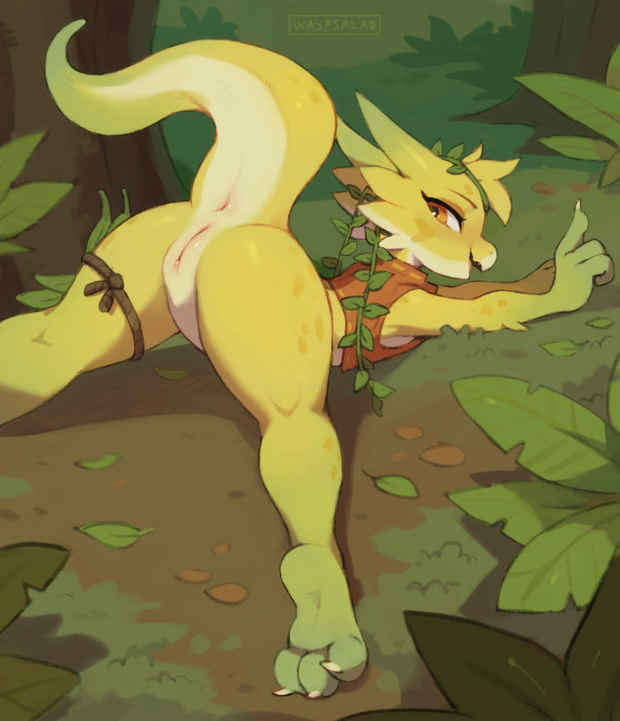 Jungle lizard showing off her smooth pussy