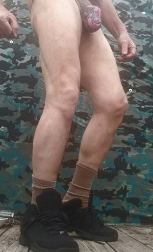 Fuck in a hunting blind