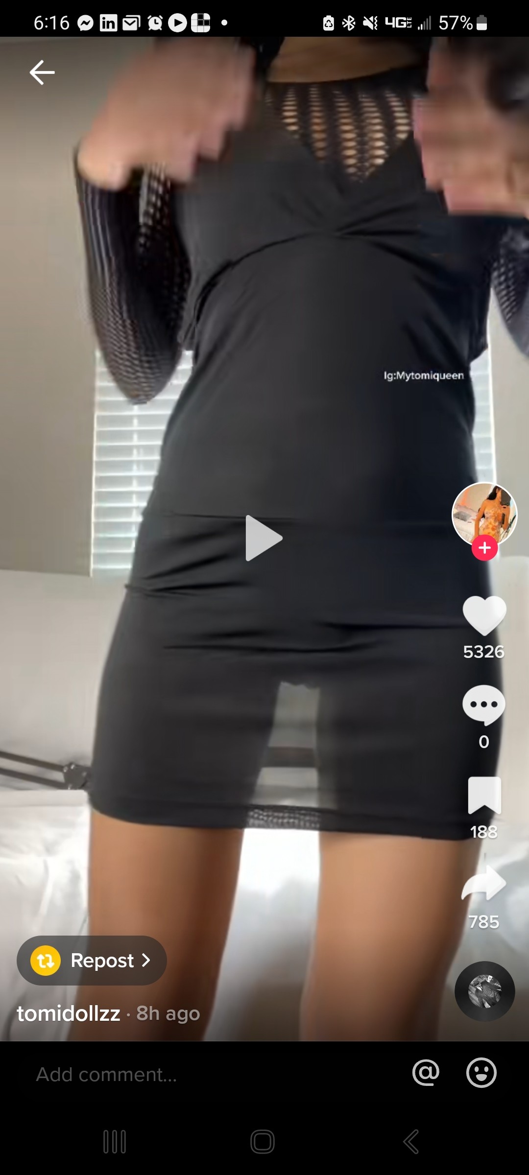 Nice gap no panties