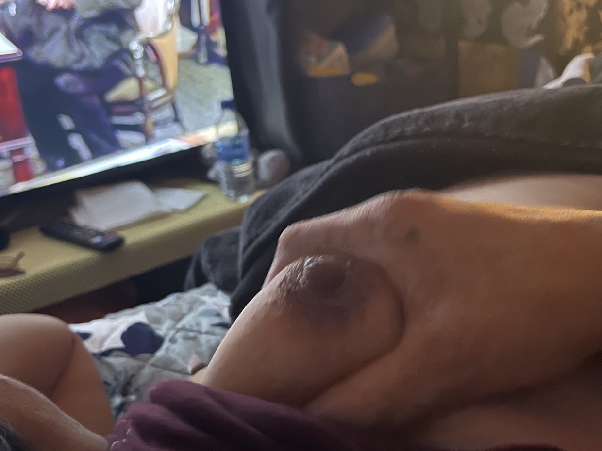 Squeezing my auntie’s tit she is getting wet