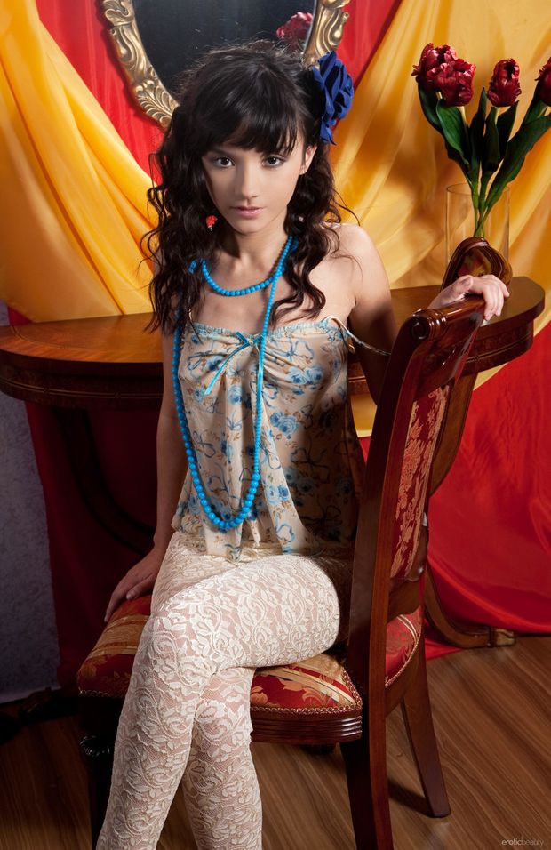 Pose: Crossed Legs