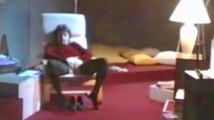 My mom ends the day horny (hidden cam)