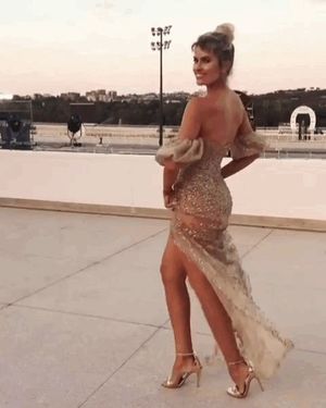 Adriana Vestida como una puta #puta #vestidadeputa #follables #slutwear #readytofuck #putivestidos #slutwear #fucktoy #fuckmeat