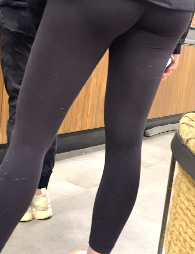 Hot ass in Starbucks line