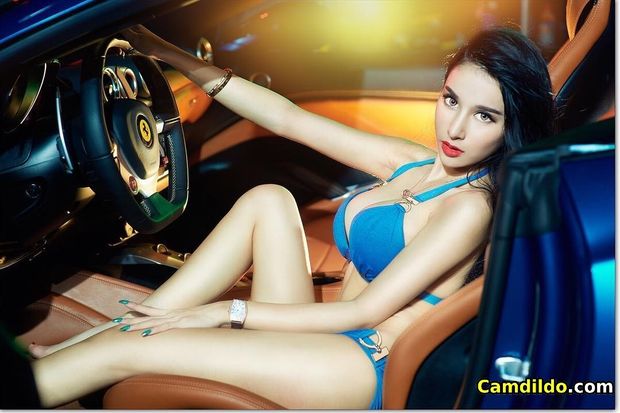 That hot babe is looking  so stunning