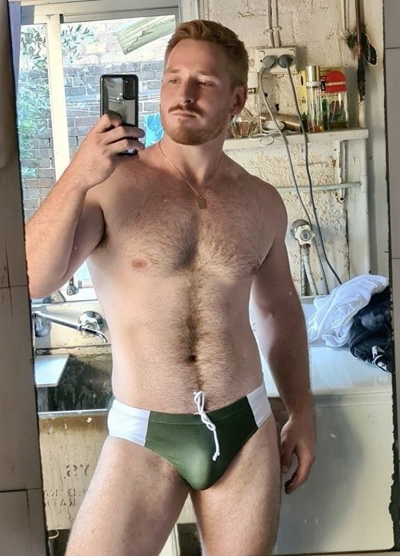 Hairy pack green
