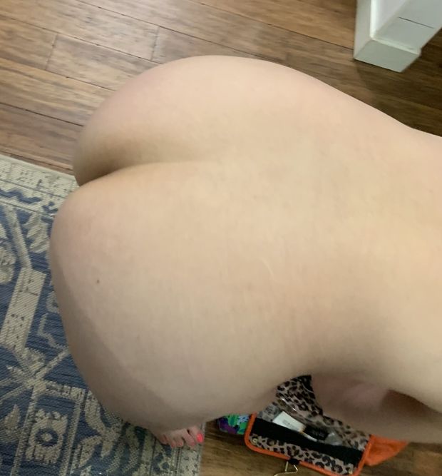 Wife with amazing ass that milks cocks