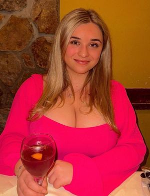 Kate big boobs out for drinks and dinner