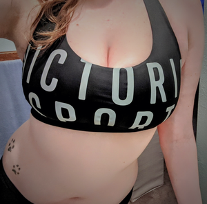 Tight Victoria sport bra