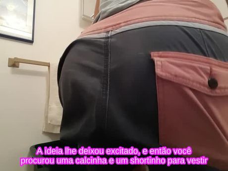 Provando roupas da amiga