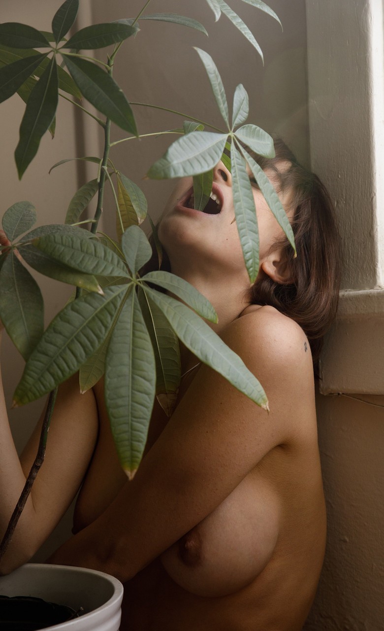 Rachel is a bit of a hippy chick, she says she is one with nature, who am i too argue when she strips naked and pretends to be a plant...