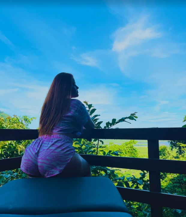 Ruiva linda do bumbum gigante Yasmin