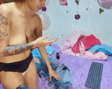 ''Spying'' Mia-S pt.2