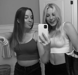 Alexa vsco & friend bathroom selfie