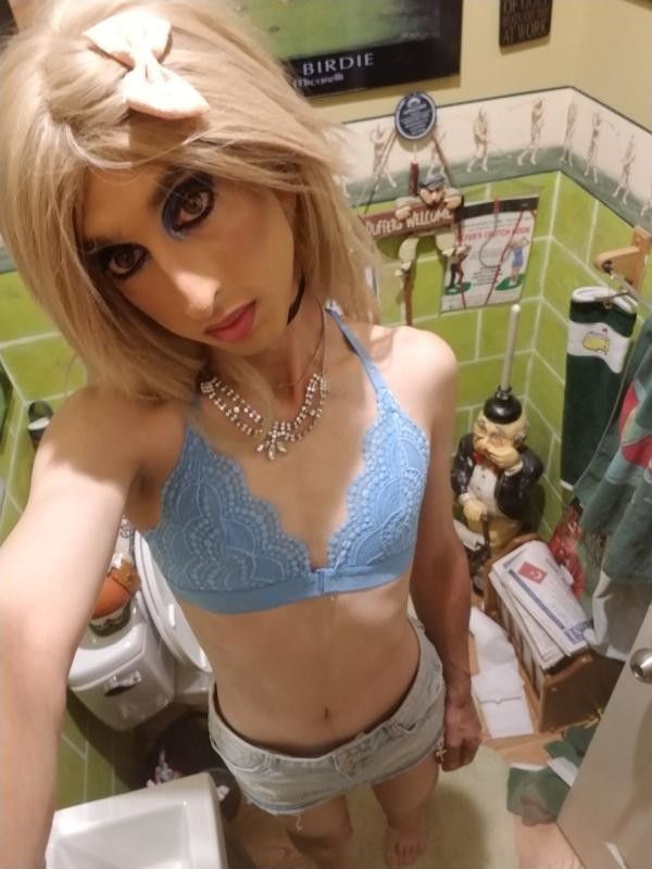 Carli.. yung sissy