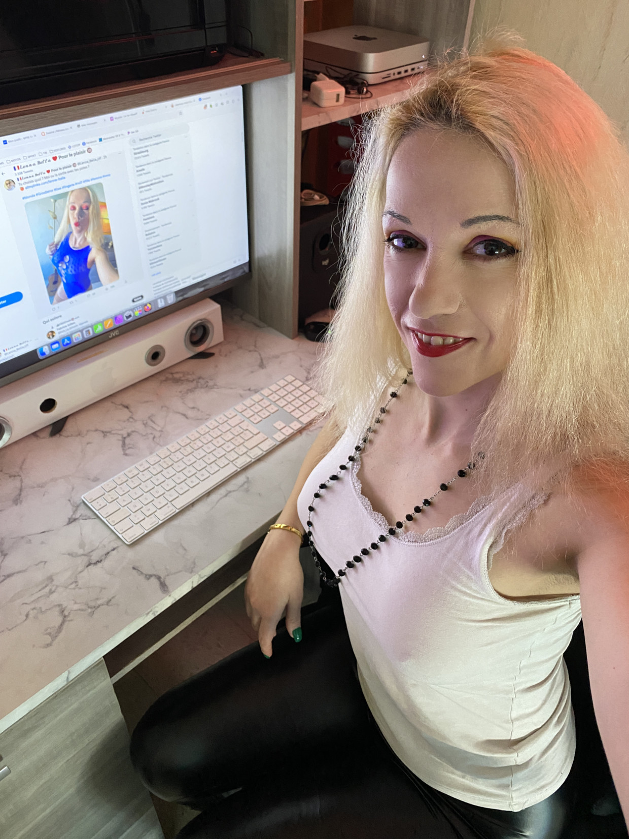Just looking for a random guy on internet to get fucked tonight