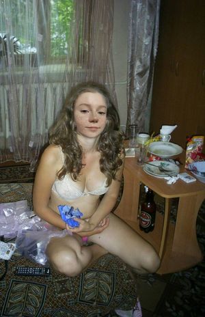 Teen non nude posing