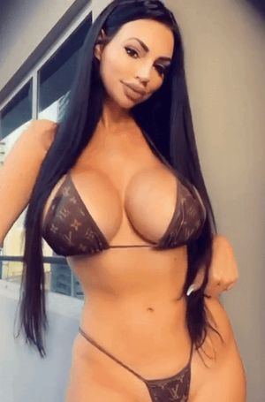 Hot brunette babe bikini big tits bounce