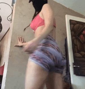 Hot brunette babe Kitanay amazing twerk ass shaking