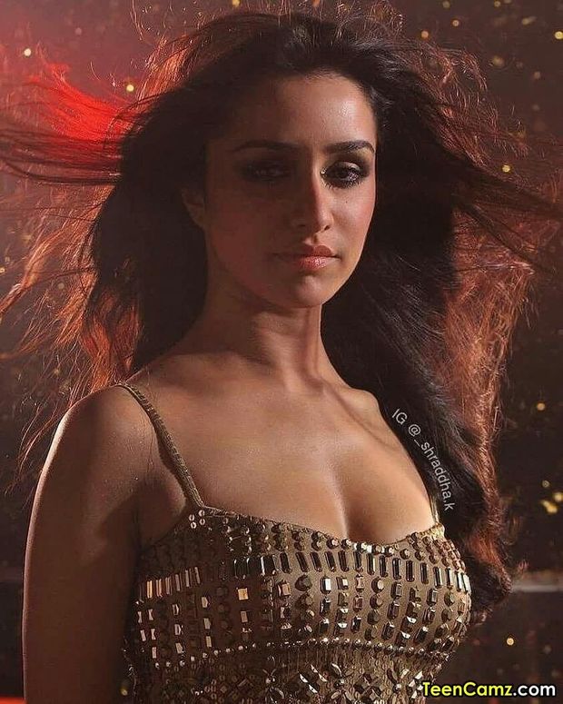 ... shes so damn georgius..