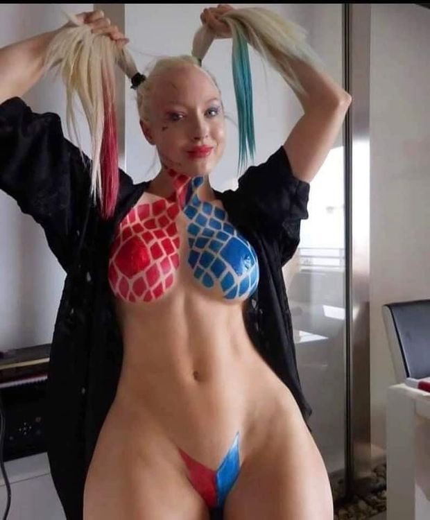 Harley Quinn body paint