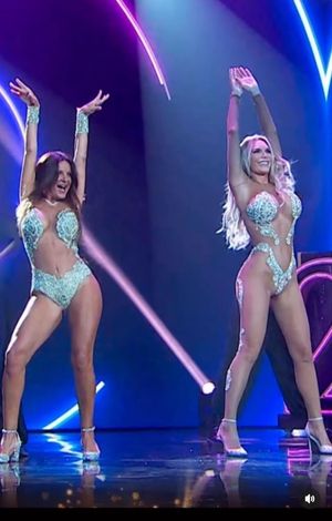 Putitas de fiesta #putitas #folladas #vestidaparafollar #vestidadePuta #taconesdeputa #minifalda #putifalda #slutware