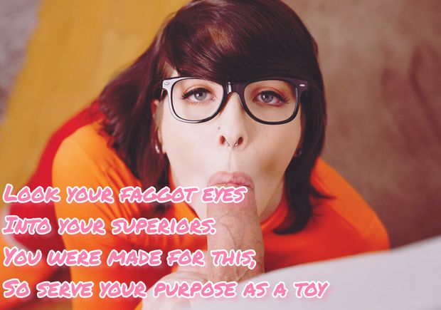 Velma Cosplay Sissy
