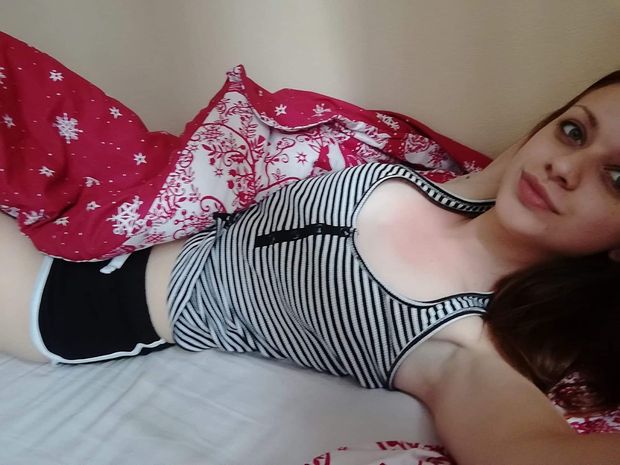 Smelling new collage fresh pussy in dorm