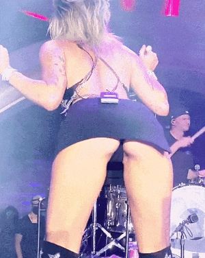 Miley shaking her sweet ass