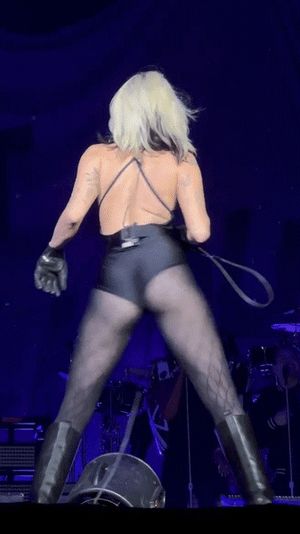 Miley Cyrus sweet ass meat