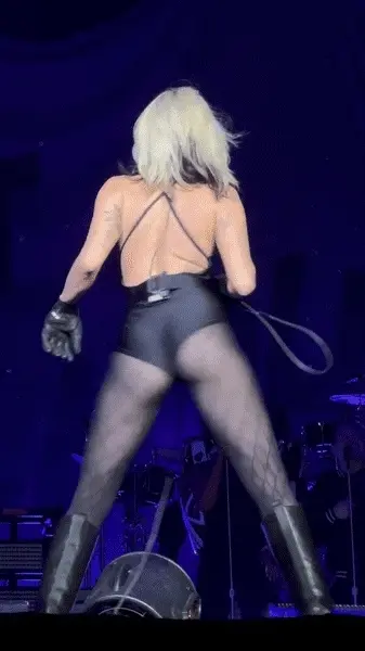 Miley Cyrus sweet ass meat