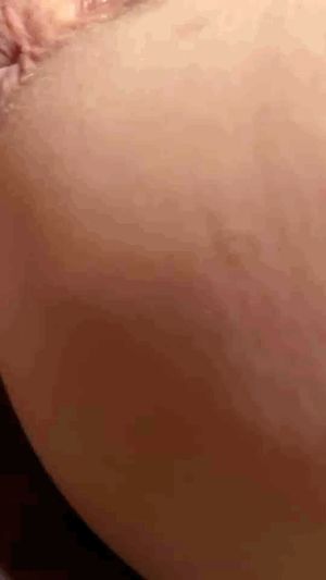 Goin down on the wife’s yummy asshole