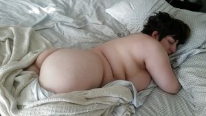 really cute bubble butt in bed xx