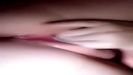 beautiful babe masturbating