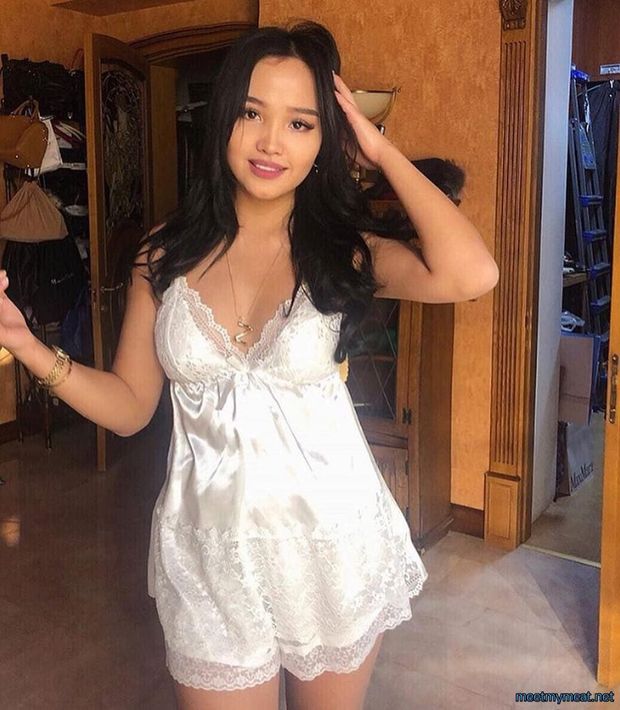 she's  hot