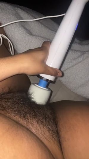 GoonG1rlLizzie loves masturbating... “I love masturbating…I love masturbating…”