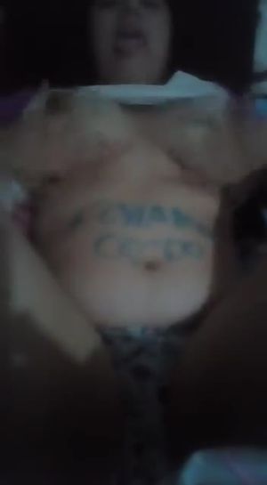 Estupida Gorda me pide que la Humilla y exciba como la puta que Es