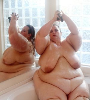 I wish she was squeezing my dick instead of that sponge!