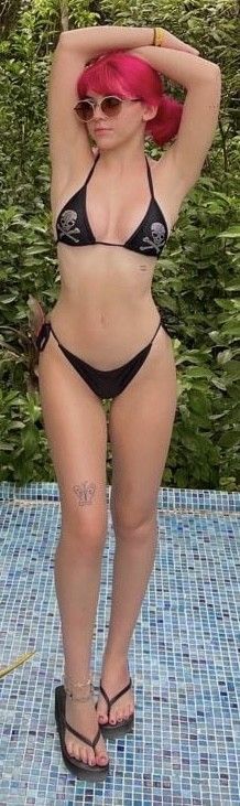 Ex gf Toby’s bikini