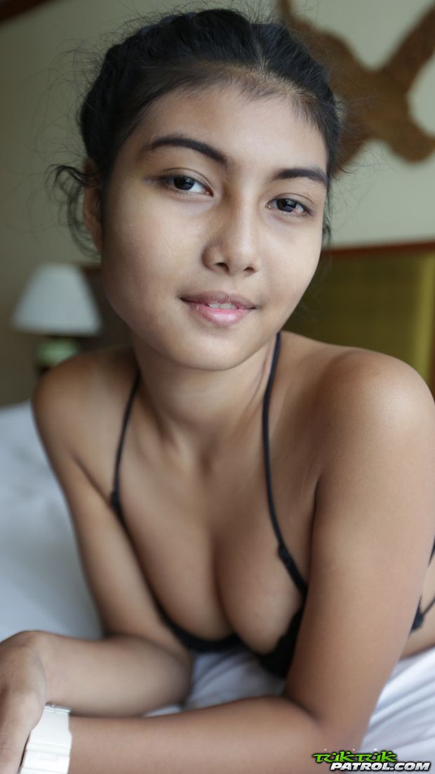Petite Asian teen Pauw #9