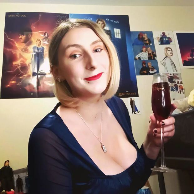 "Come over here and lick mommy's pussy..."