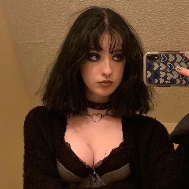 Perfect emo slut, I know you'd love to abuse her, she's already used to pain...
