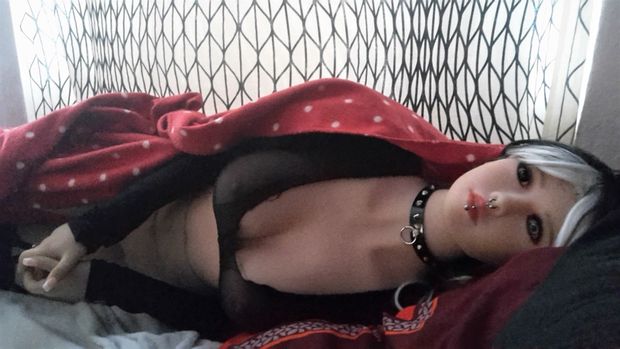 plz daddy  put your penis between my hands