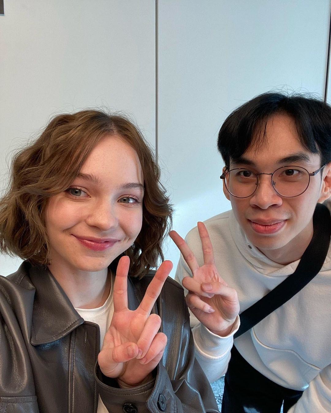 Emma with a fan