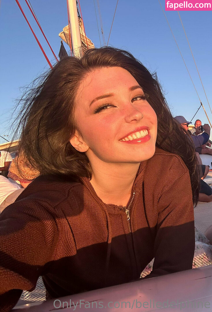 belle delphine