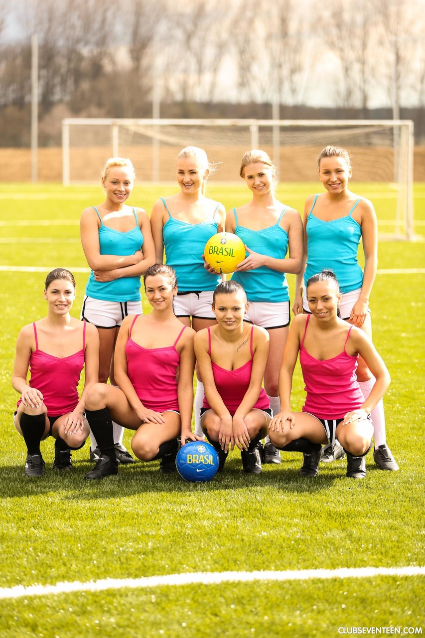 Left to Right: Team Blond: Naomi I, Cayla A, Violette, Bailey - Team Brunette: Lilly P, Tess C, Vanessa P, Nessy